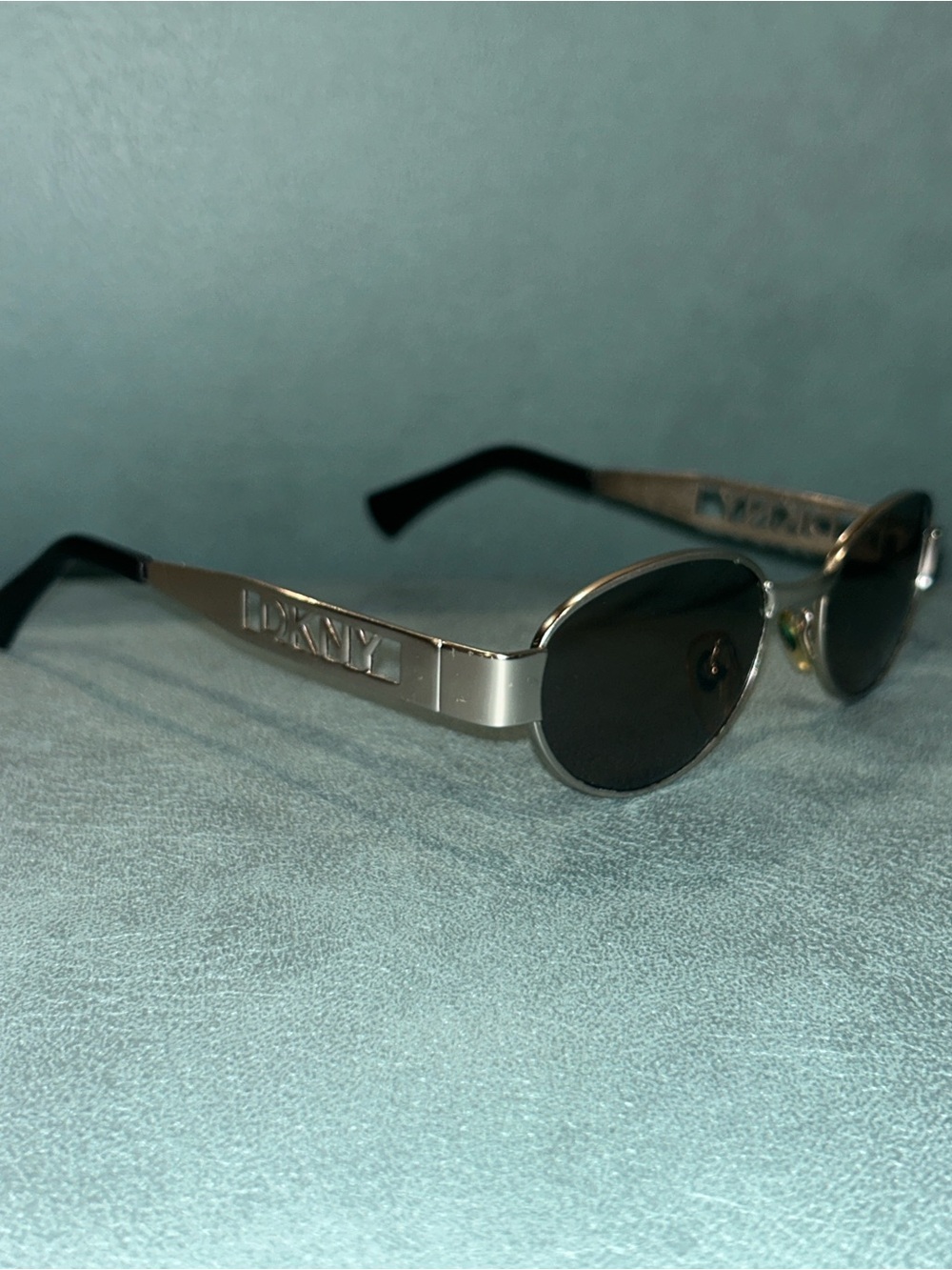 DKNY "Wilshire" Y2K oval sunglasses from the 1990s